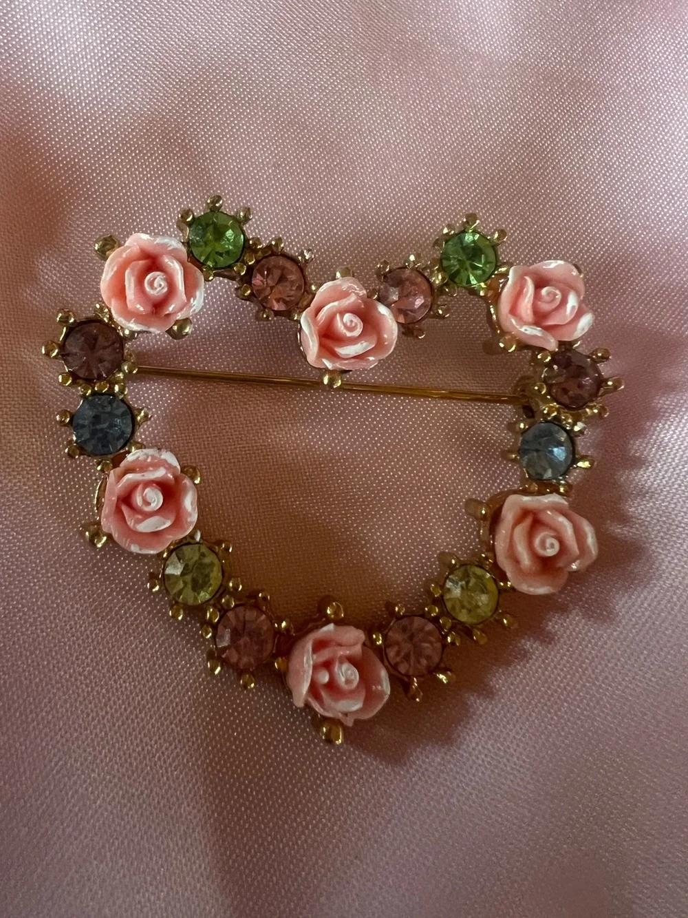 Avon vintage 1980-1990’s gold tone heart brooch, resin roses/rhinestones, good